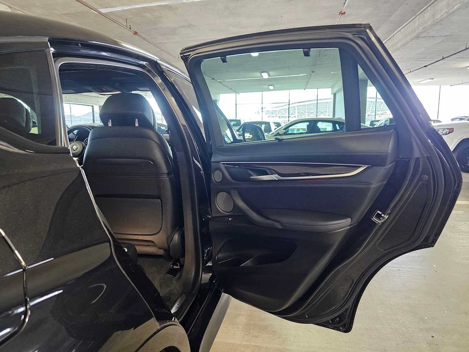 Used 2015 BMW X6 xDrive50i AWD/4WD image 29
