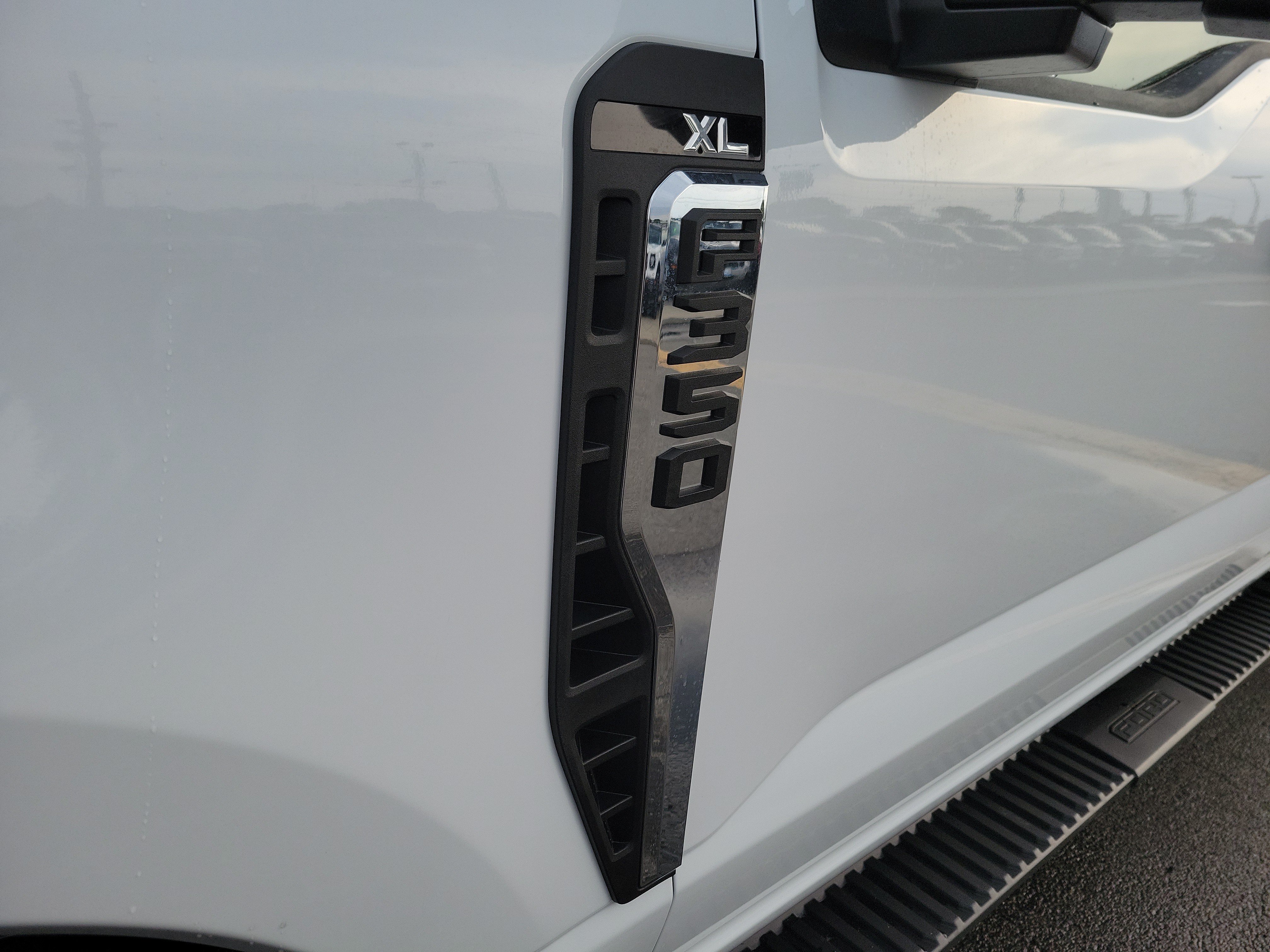 New 2026 Ford F350 XL w/ FX4 Off-Road Package AWD/4WD image 9