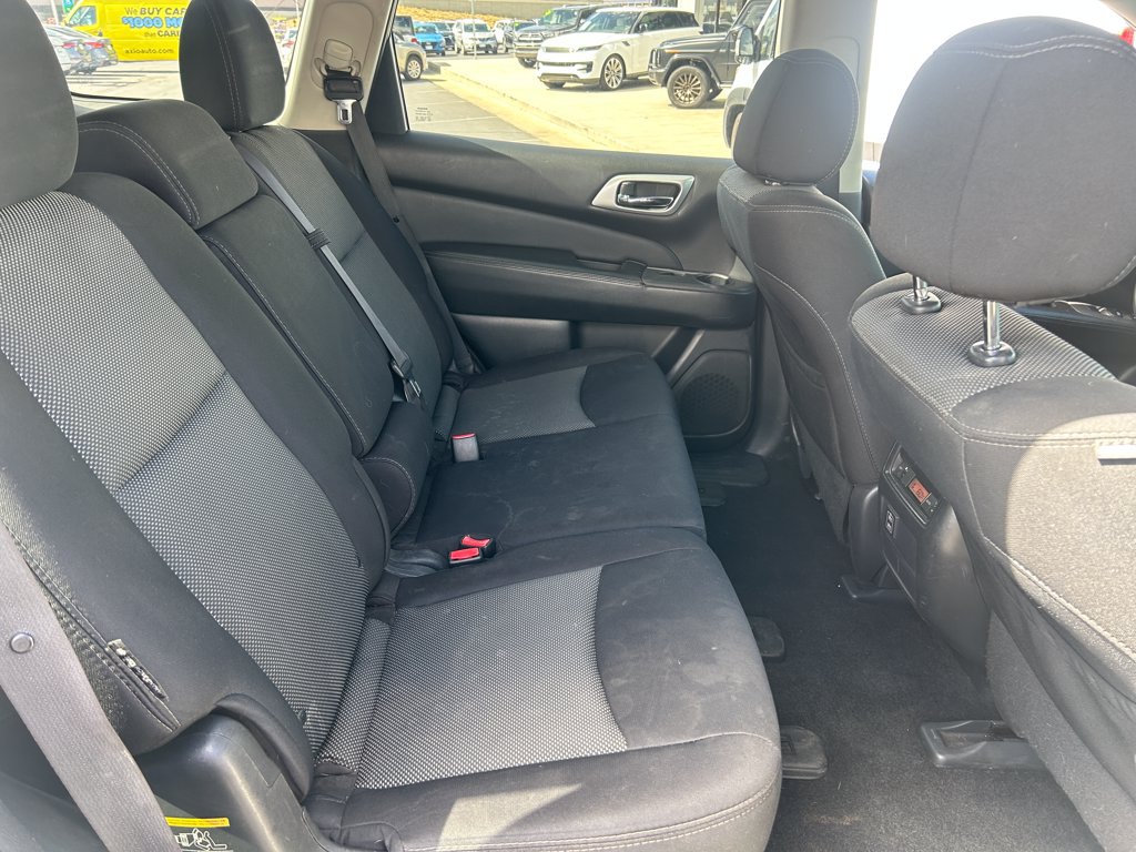 Used 2018 Nissan Pathfinder SV FWD image 34