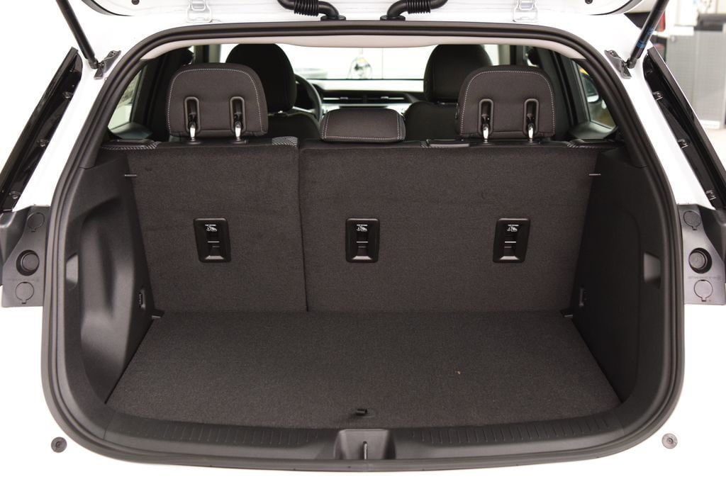 New 2027 Chevrolet Bolt LT FWD image 22