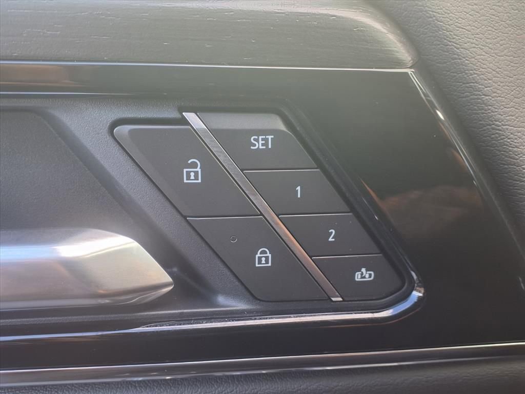 New 2026 GMC Yukon Denali w/ Denali Reserve Package image 10