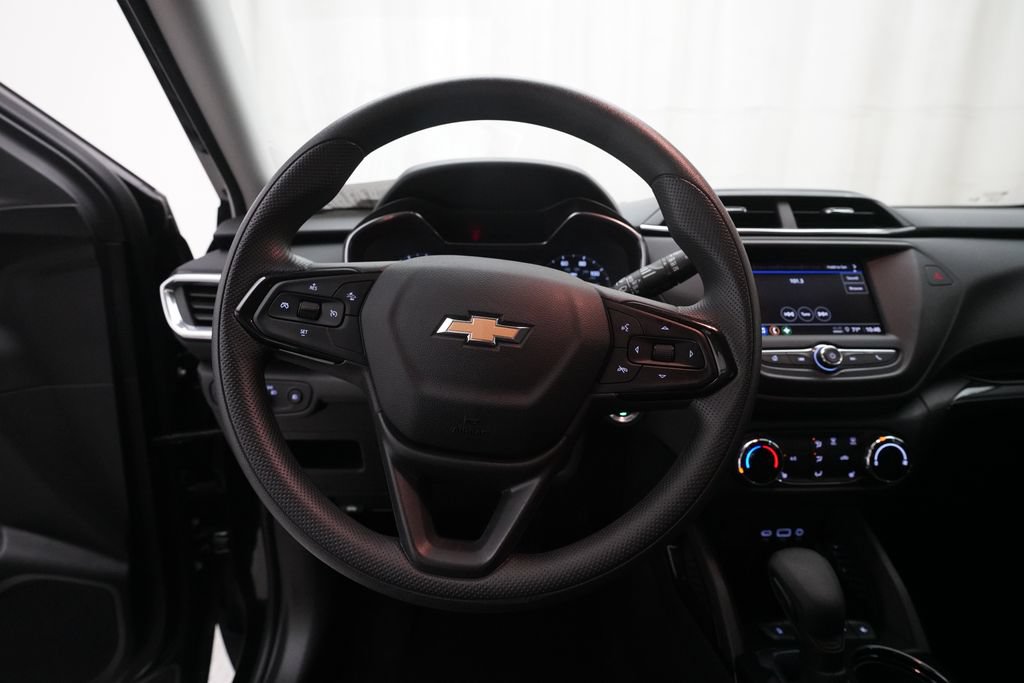 Used 2023 Chevrolet TrailBlazer LT FWD image 4