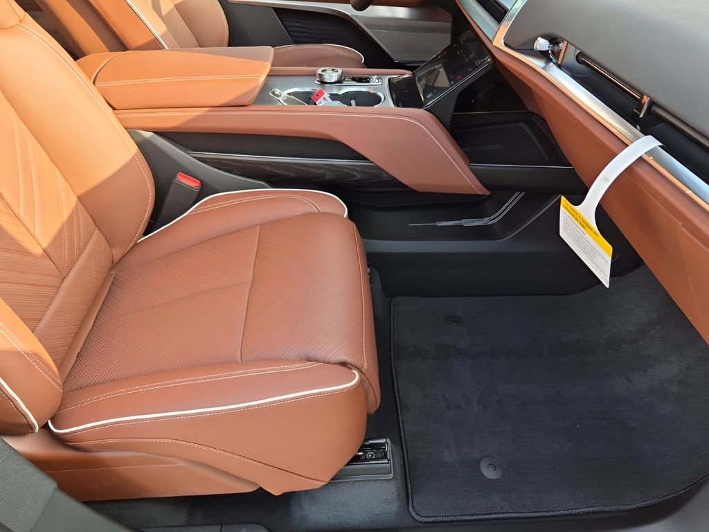 New 2026 Cadillac Vistiq Platinum w/ LPO, Floor Liner Package image 16