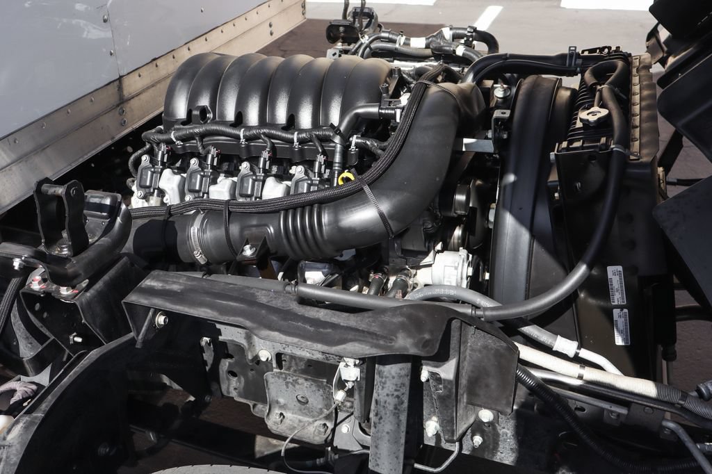 Used 2024 Isuzu NPR RWD image 12