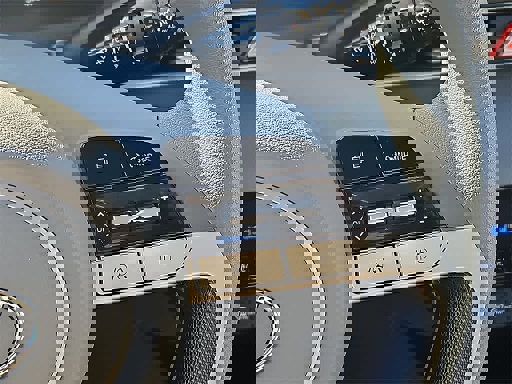 Used 2021 Hyundai Elantra SEL image 15