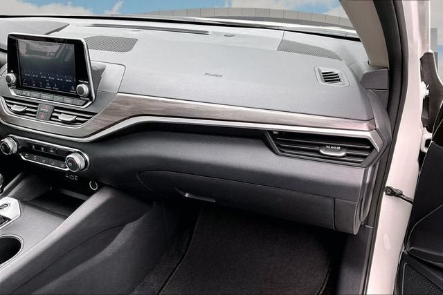 Used 2025 Nissan Altima 2.5 SV AWD/4WD image 16