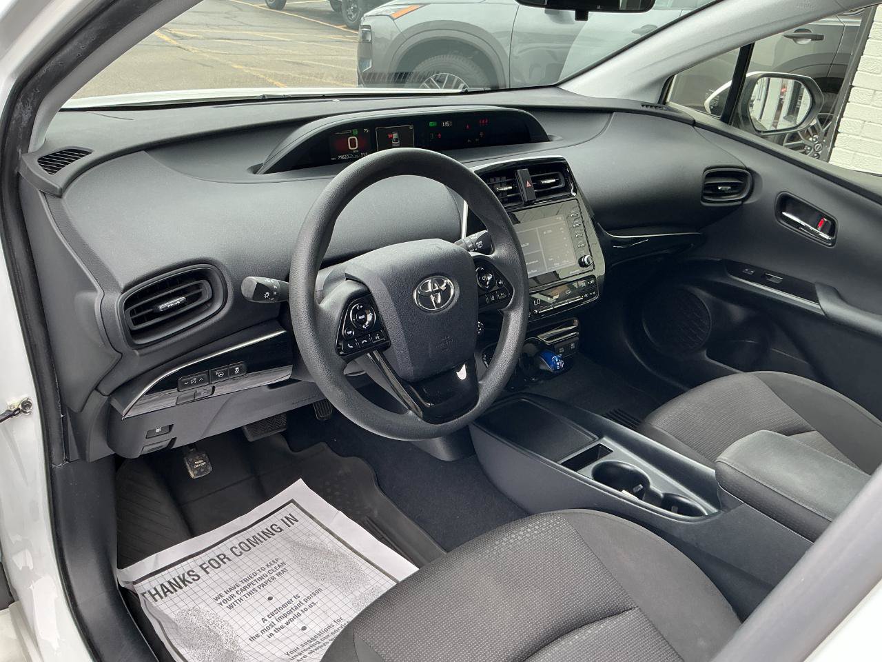 Used 2022 Toyota Prius LE FWD image 9