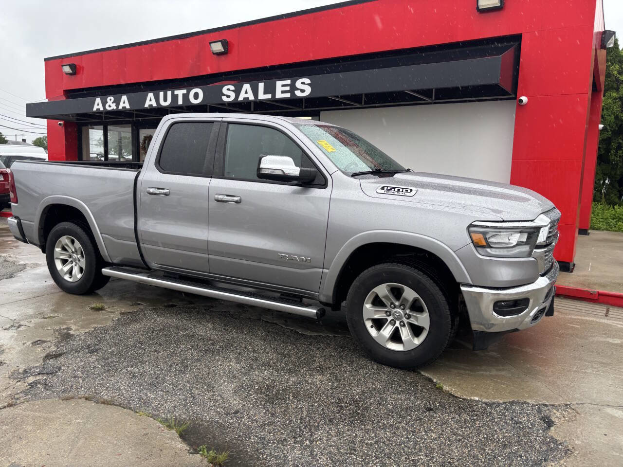 Used 2019 RAM 1500 Laramie image 4