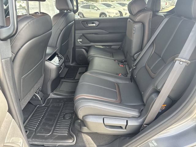 Used 2025 Nissan Armada SL AWD/4WD image 16