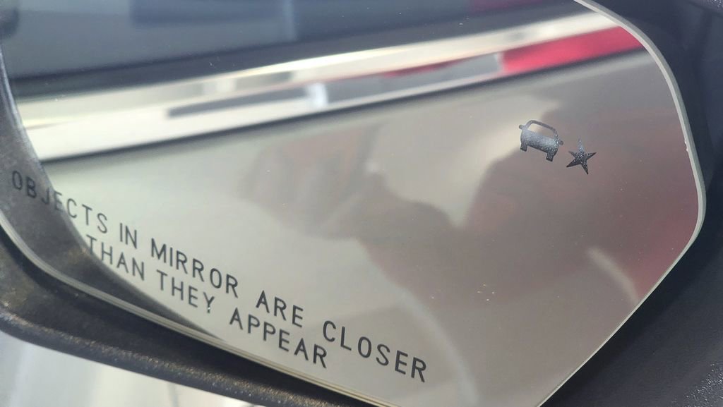 Used 2024 Chevrolet Equinox LT FWD image 14