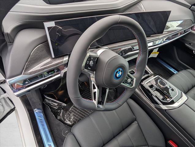 New 2026 BMW i7 M70 w/ Executive Package AWD/4WD image 2