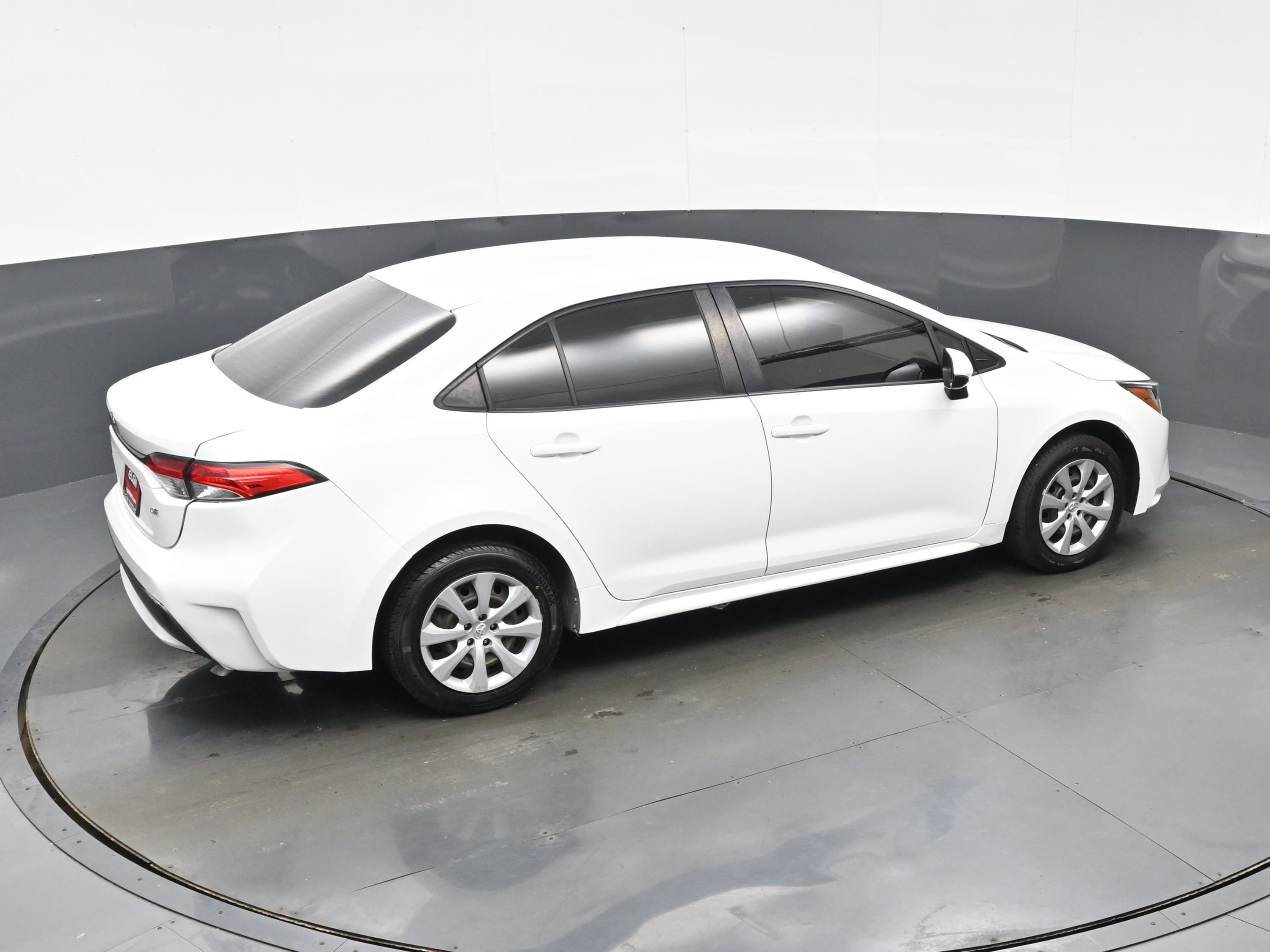 Used 2022 Toyota Corolla LE FWD image 39