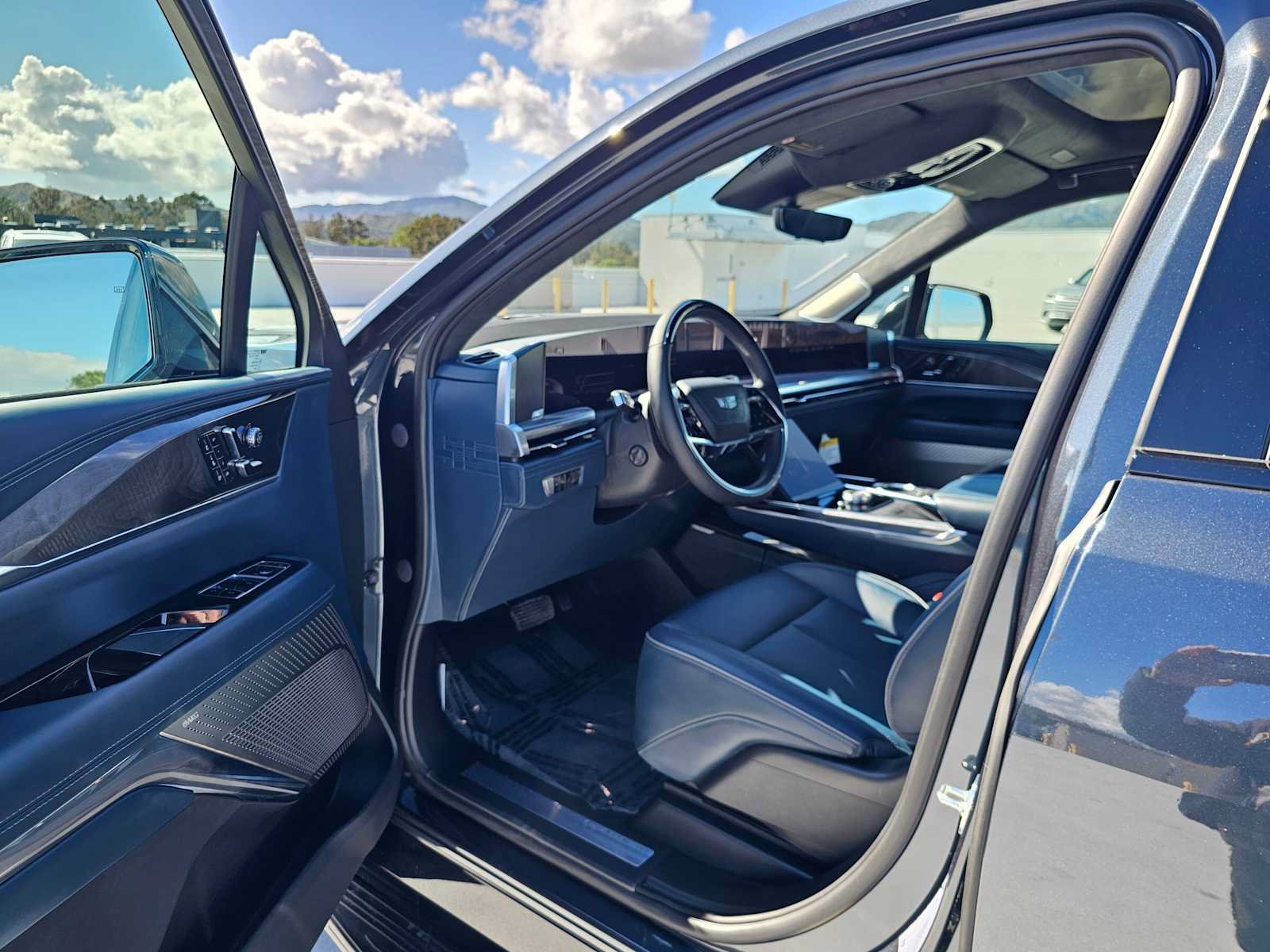 New 2026 Cadillac Escalade IQL Luxury AWD/4WD image 24