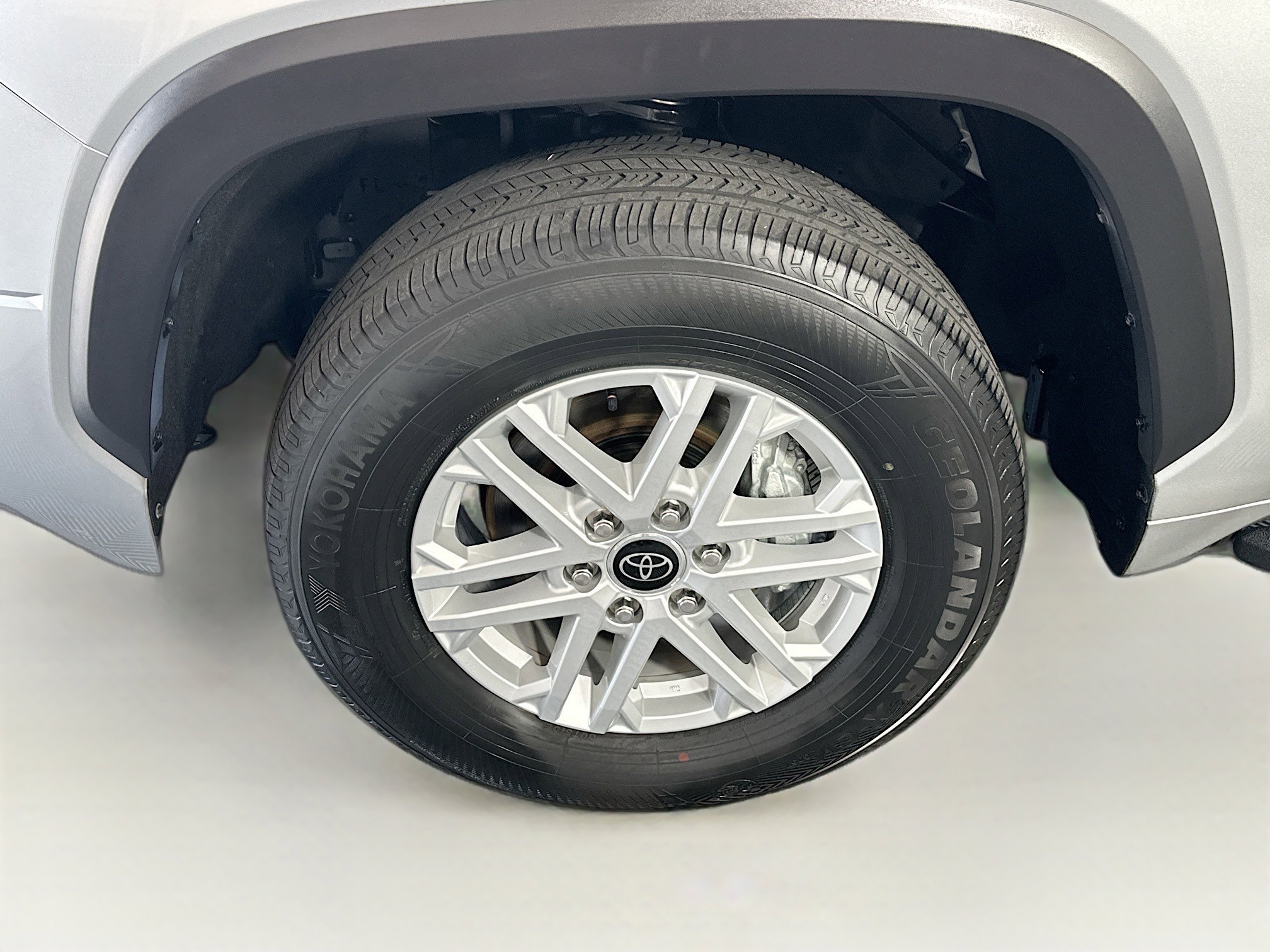 Used 2022 Toyota Tundra SR5 w/ Convenience Package image 11