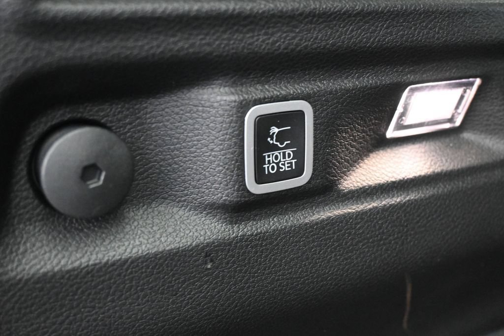 Used 2022 Jeep Grand Cherokee L Limited RWD image 40