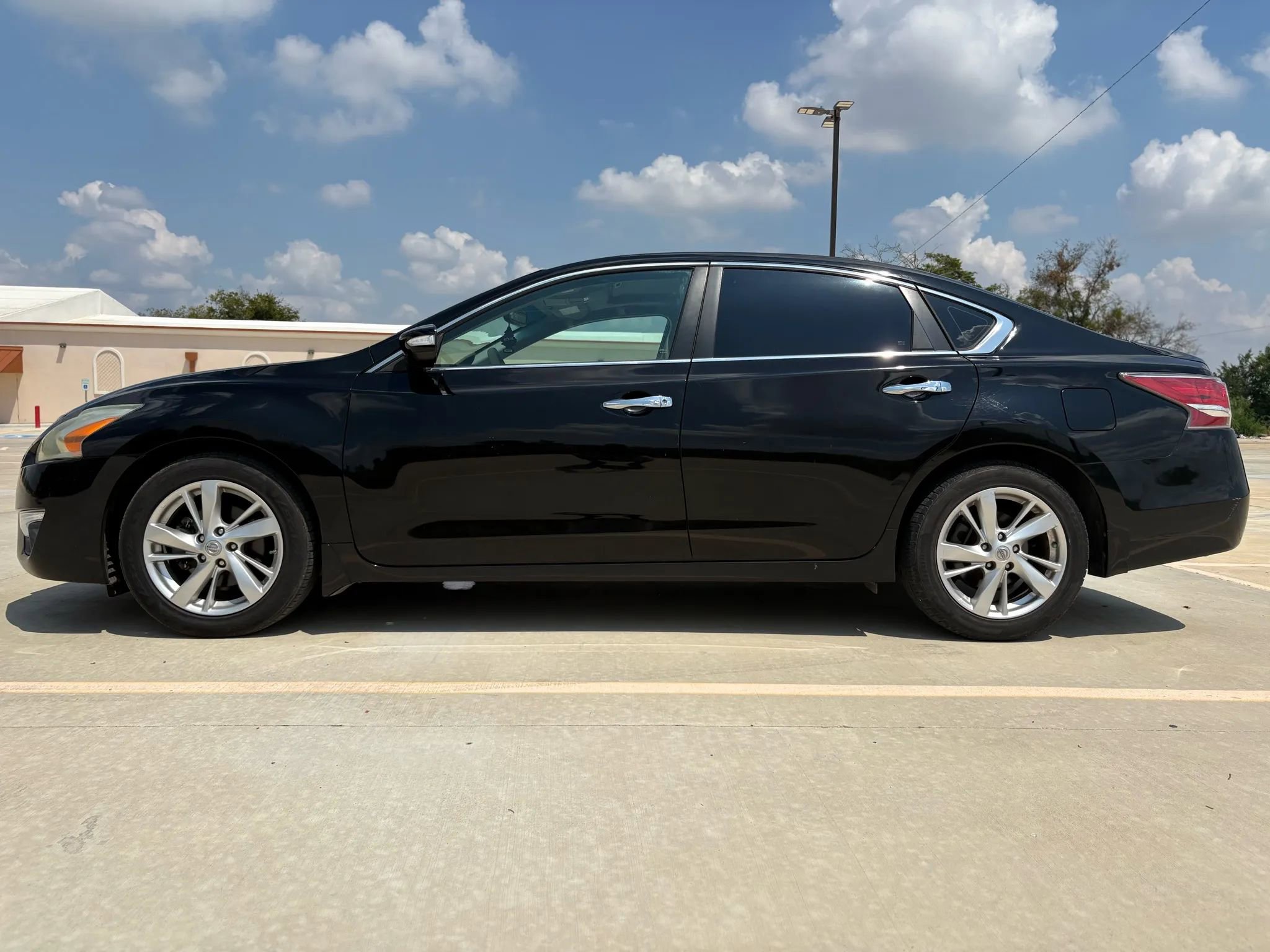 Used 2015 Nissan Altima 2.5 SL w/ Technology Package image 8