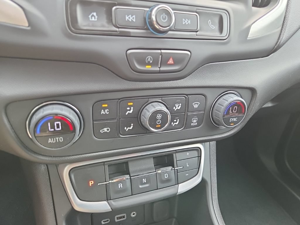 Used 2024 GMC Terrain SLE w/ Driver Convenience Package FWD image 37
