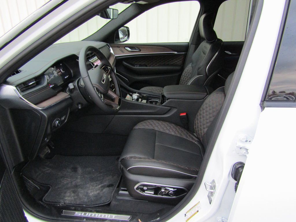 New 2025 Jeep Grand Cherokee L Summit w/ Obsidian Package image 29