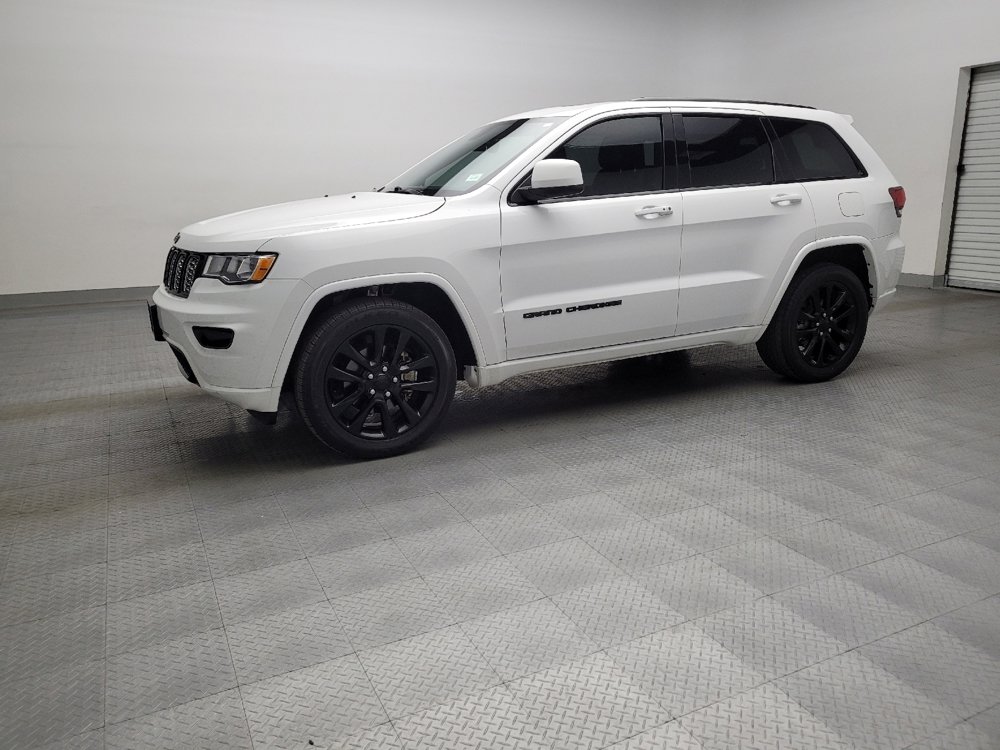 Used 2018 Jeep Grand Cherokee Altitude RWD image 2
