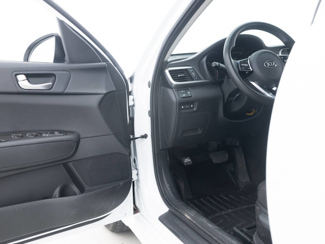 Used 2020 Kia Optima LX image 24