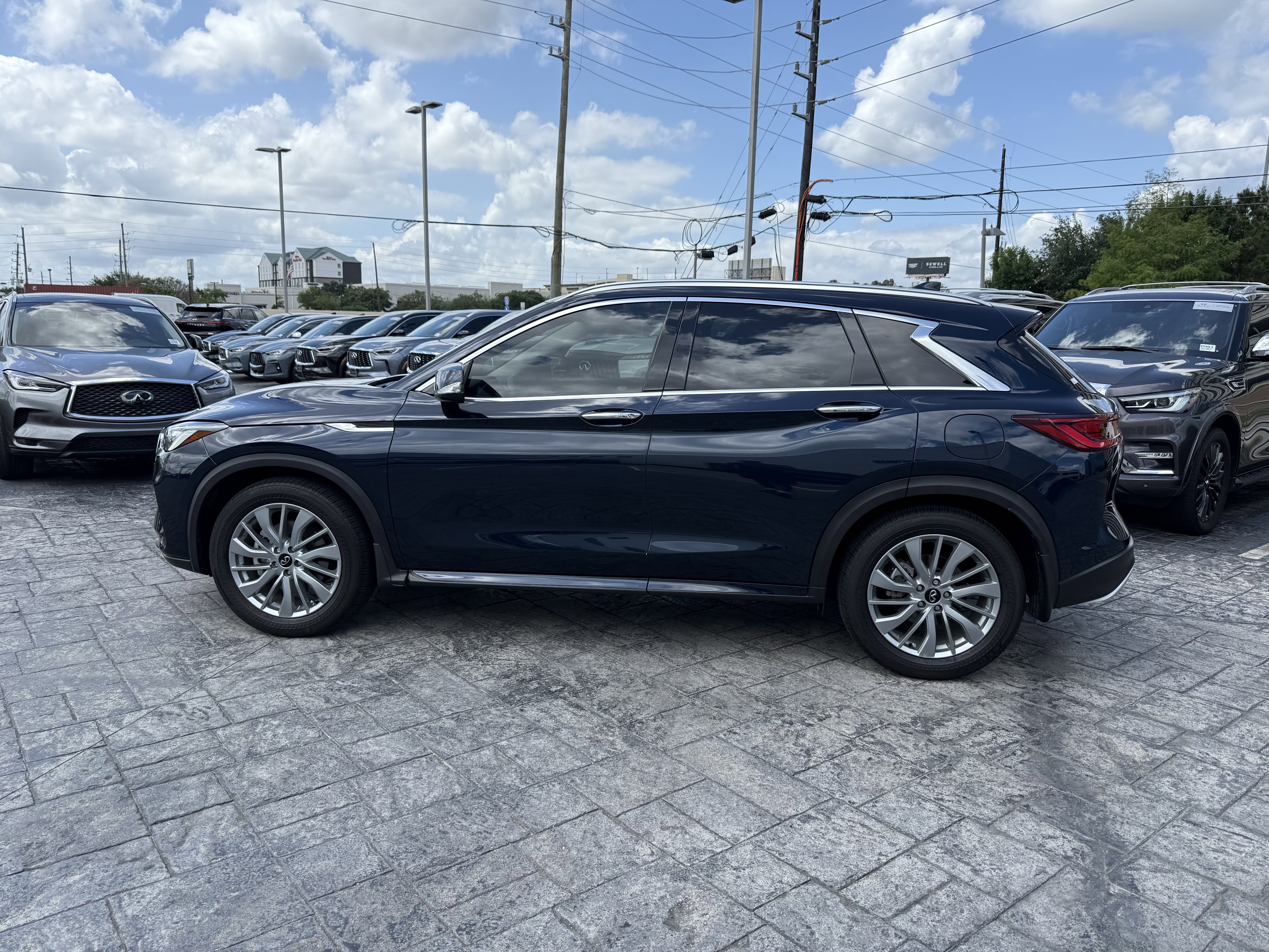 Certified 2024 INFINITI QX50 Luxe FWD image 5