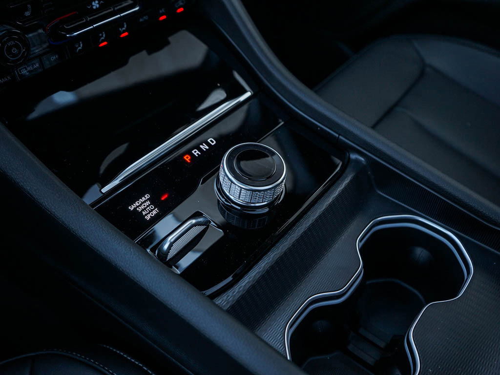 New 2025 Jeep Grand Cherokee Limited w/ Trailer Tow Package AWD/4WD image 27