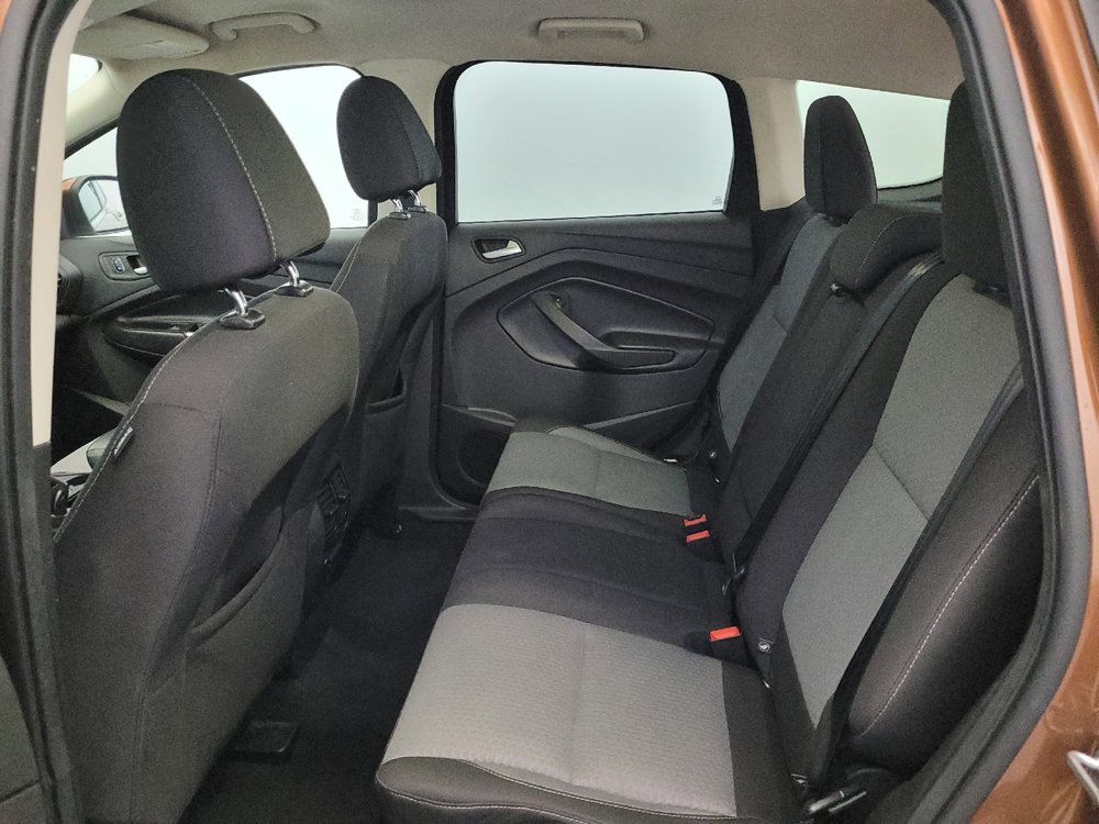 Used 2017 Ford Escape SE w/ SE Cold Weather Package FWD image 18