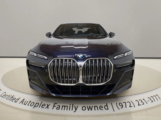 Used 2026 BMW 740i xDrive AWD/4WD image 8