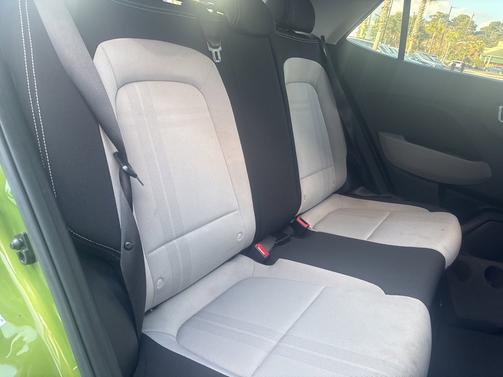 Used 2023 Hyundai Venue SEL image 26