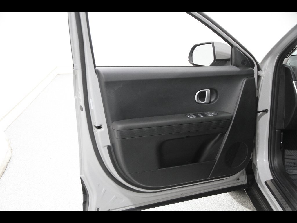 Certified 2024 Hyundai Ioniq 5 SEL RWD image 4