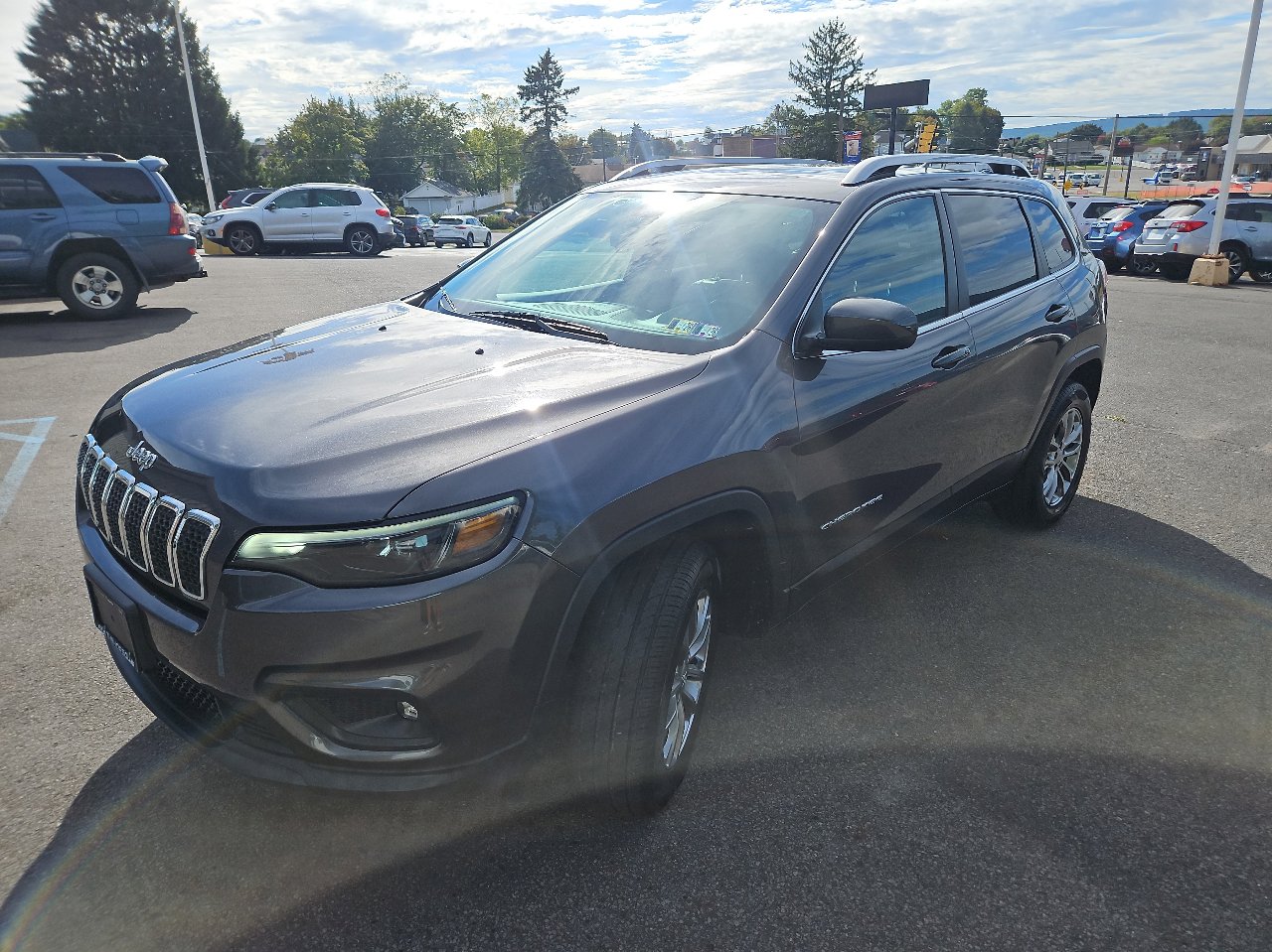 Used 2019 Jeep Cherokee Latitude Plus w/ Comfort/Convenience Group image 7