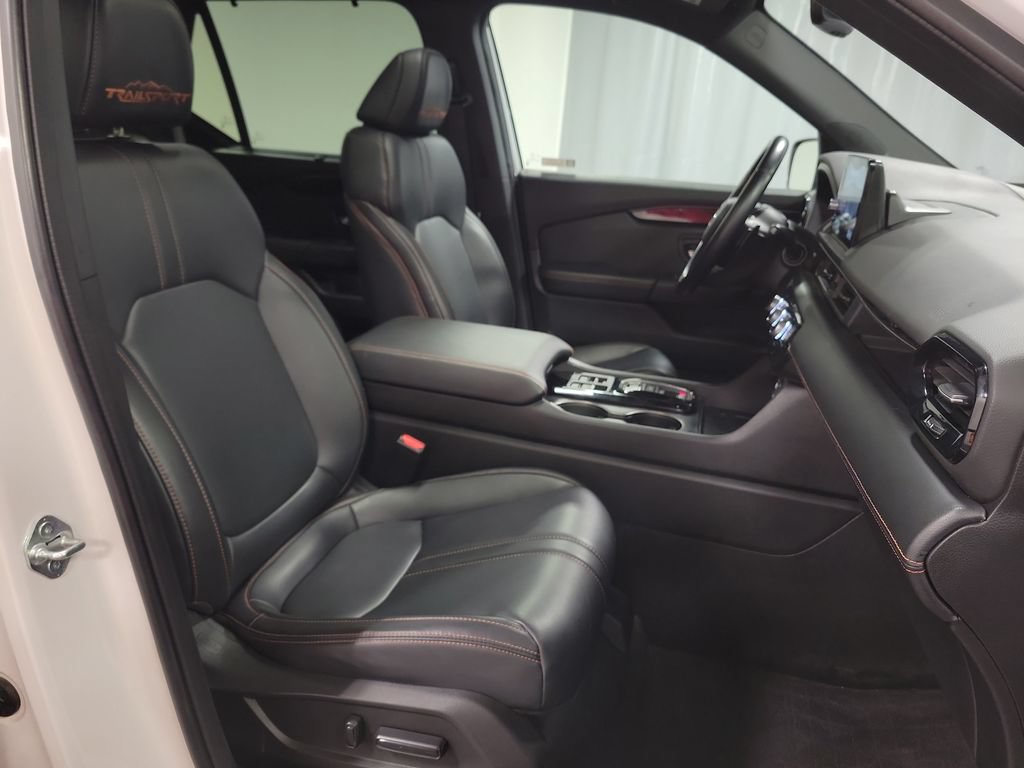 Used 2023 Honda Pilot TrailSport image 31