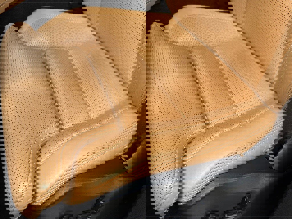 Used 2019 Volvo XC90 T8 Inscription w/ Luxury Package image 16