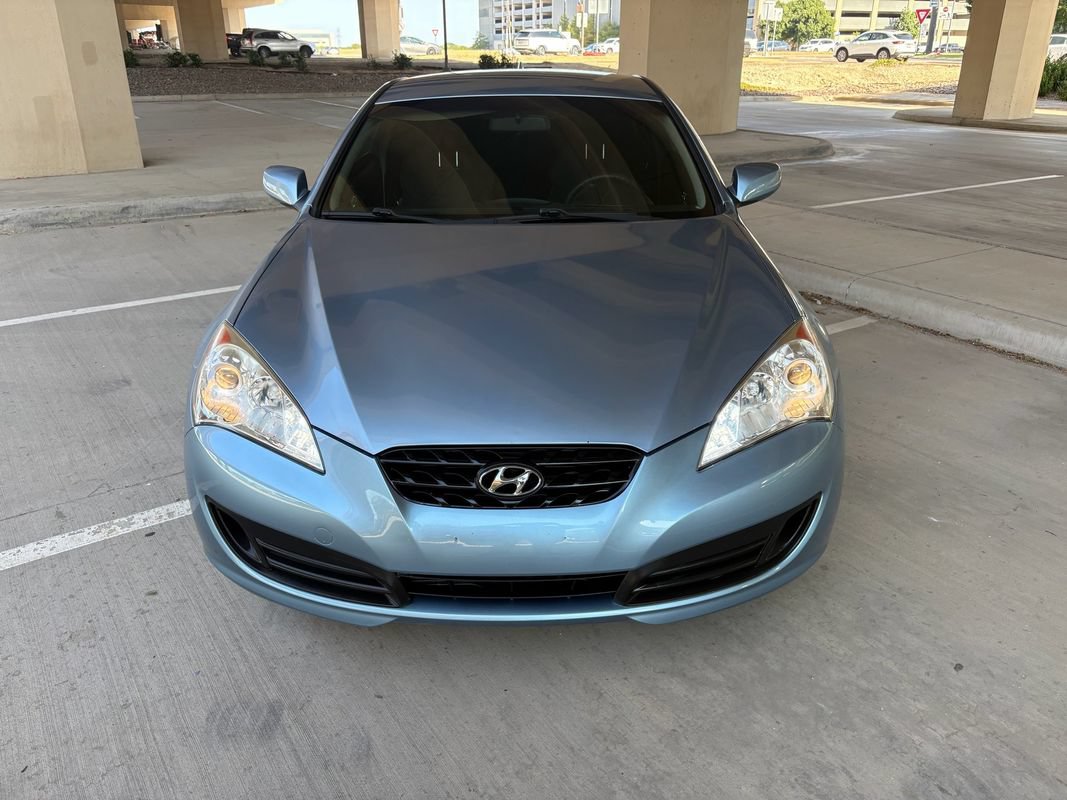 Used 2010 Hyundai Genesis 2.0T RWD image 3