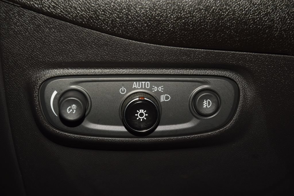 Used 2024 Chevrolet Equinox Premier AWD/4WD image 36