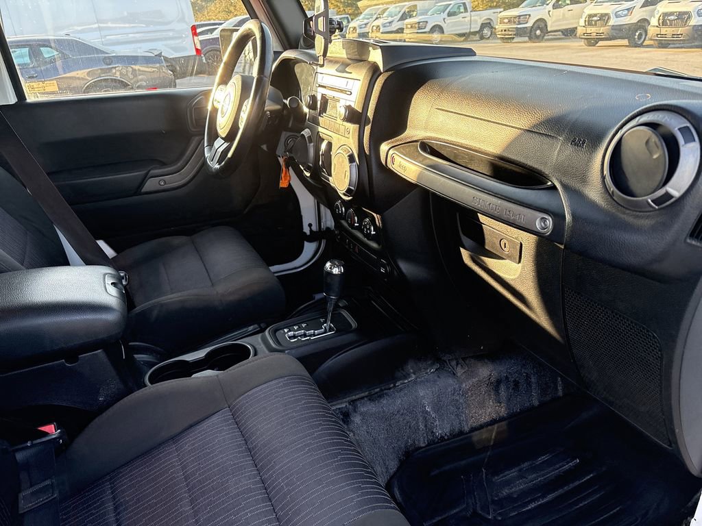 Used 2012 Jeep Wrangler Unlimited Sport image 14