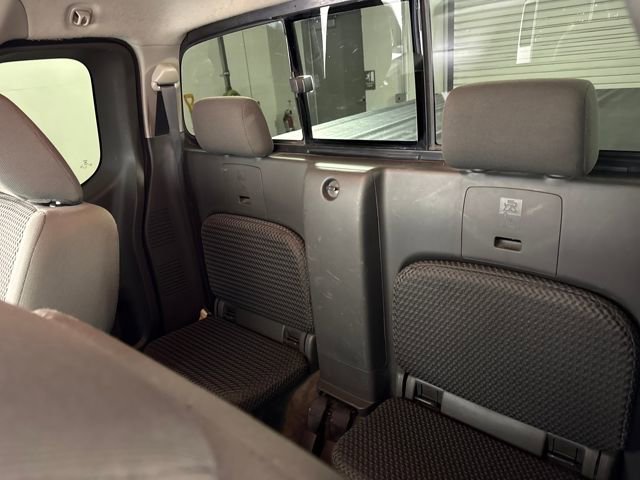 Used 2013 Nissan Frontier SV image 18
