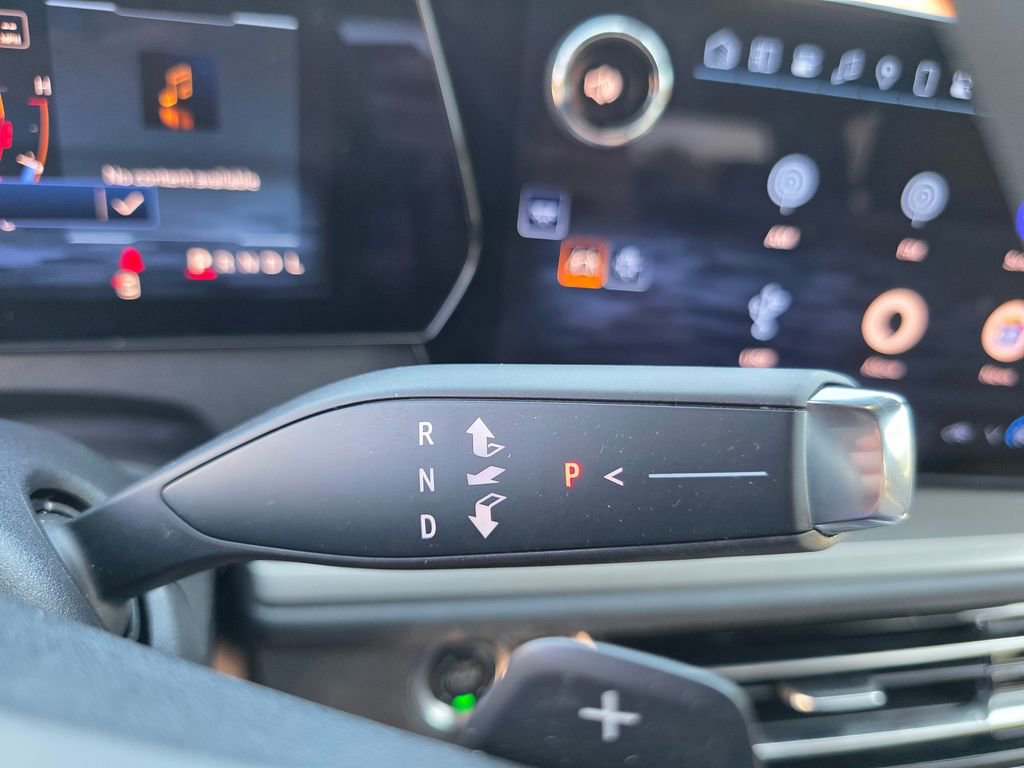 Used 2024 Chevrolet Traverse LT image 19