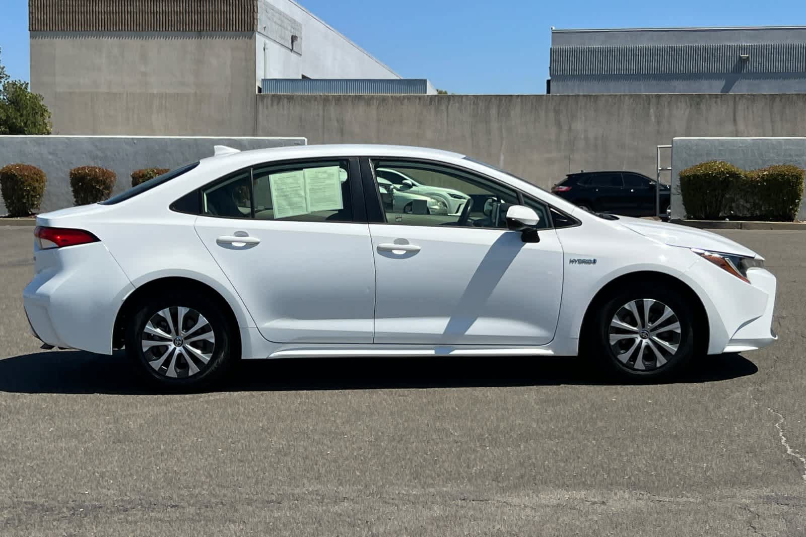Used 2021 Toyota Corolla LE FWD image 6
