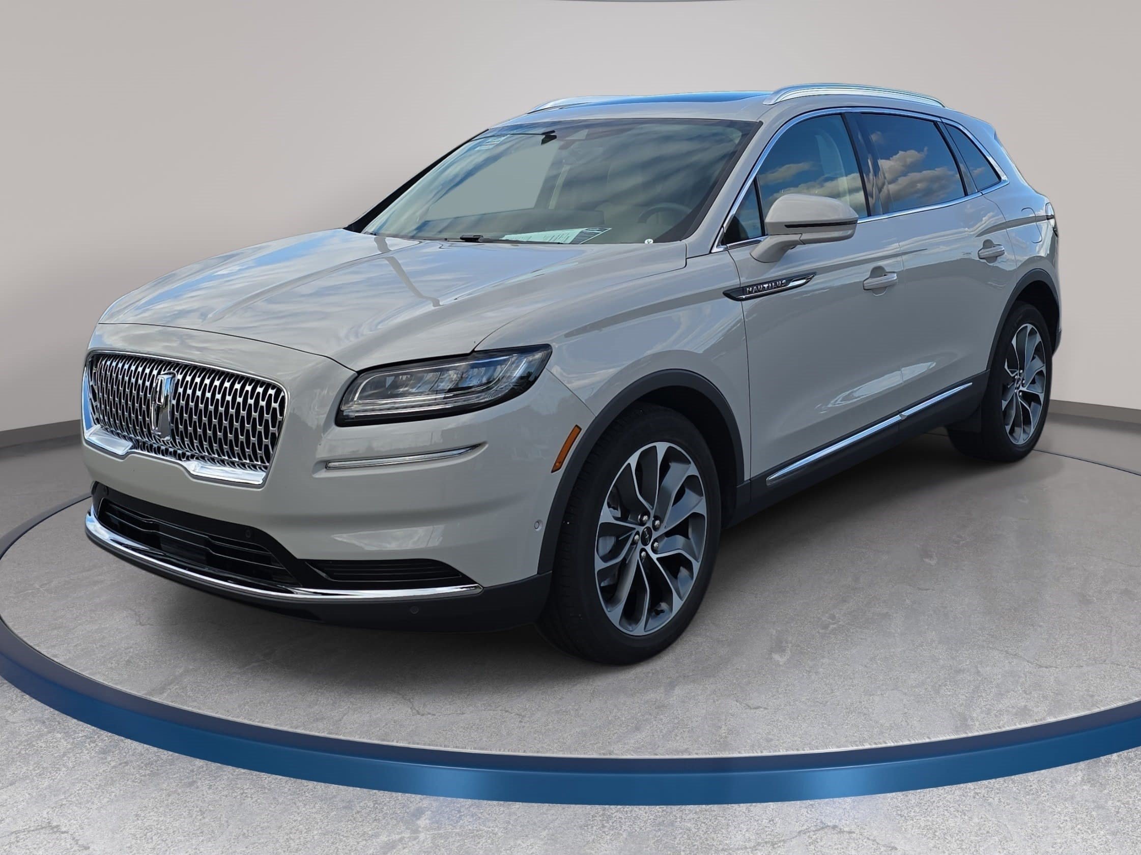 Used 2023 Lincoln Nautilus Reserve w/ Equipment Group 201A AWD/4WD image 1
