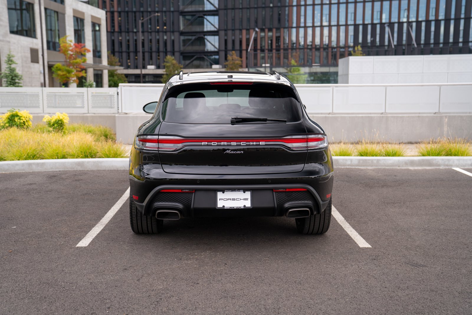 Certified 2026 Porsche Macan AWD/4WD image 7