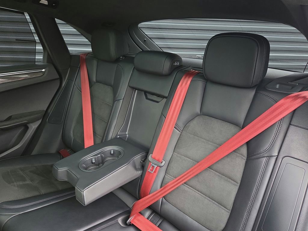 Certified 2026 Porsche Macan GTS image 16
