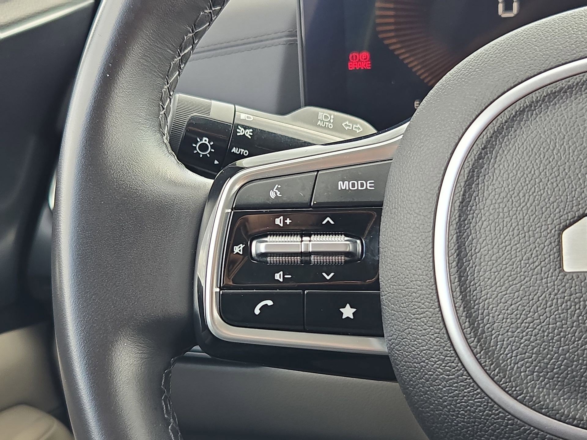 Used 2025 Kia Carnival image 18