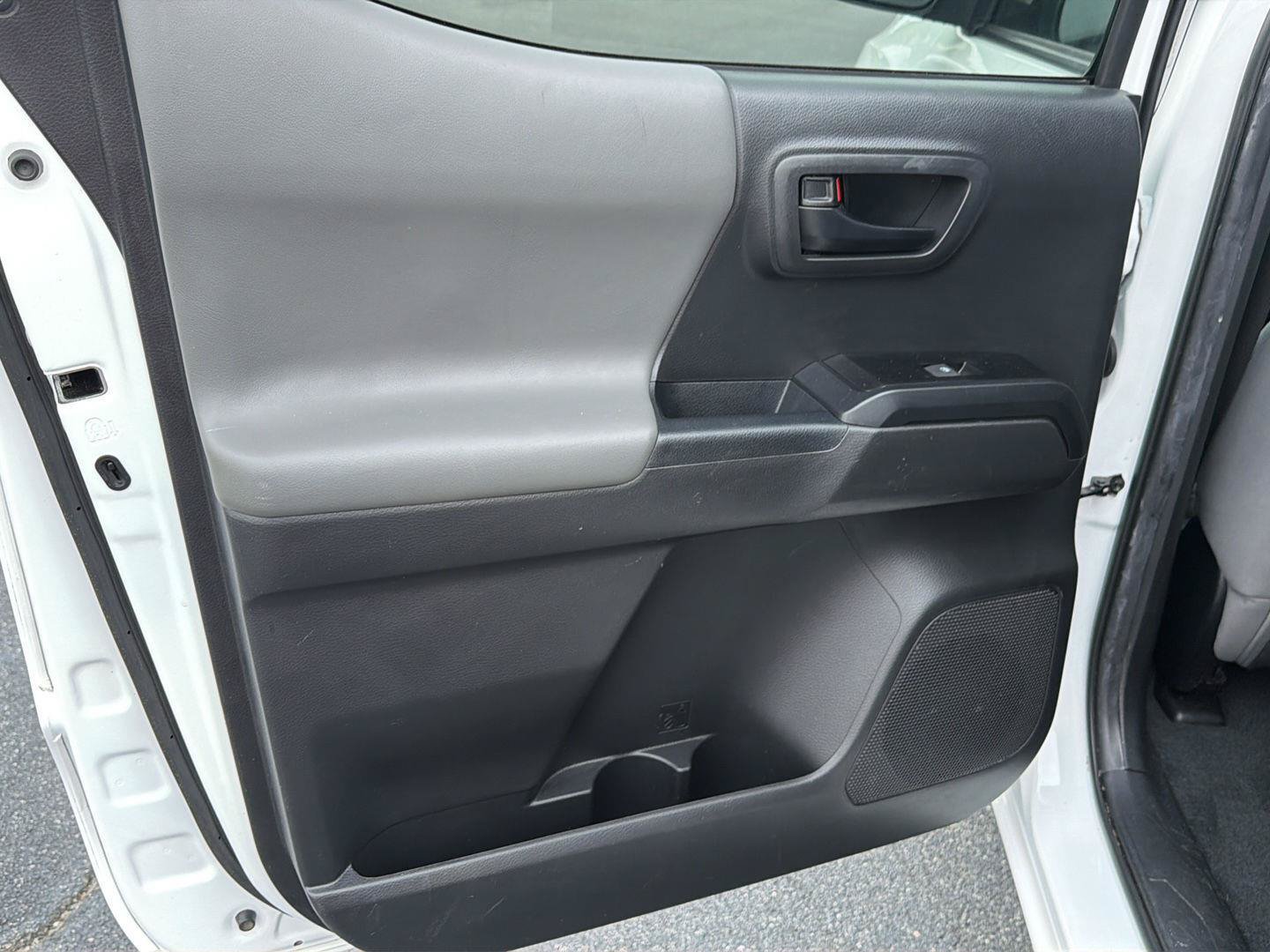 Used 2023 Toyota Tacoma SR AWD/4WD image 18