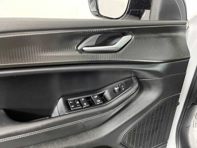 Used 2023 Jeep Grand Cherokee L Laredo AWD/4WD image 16