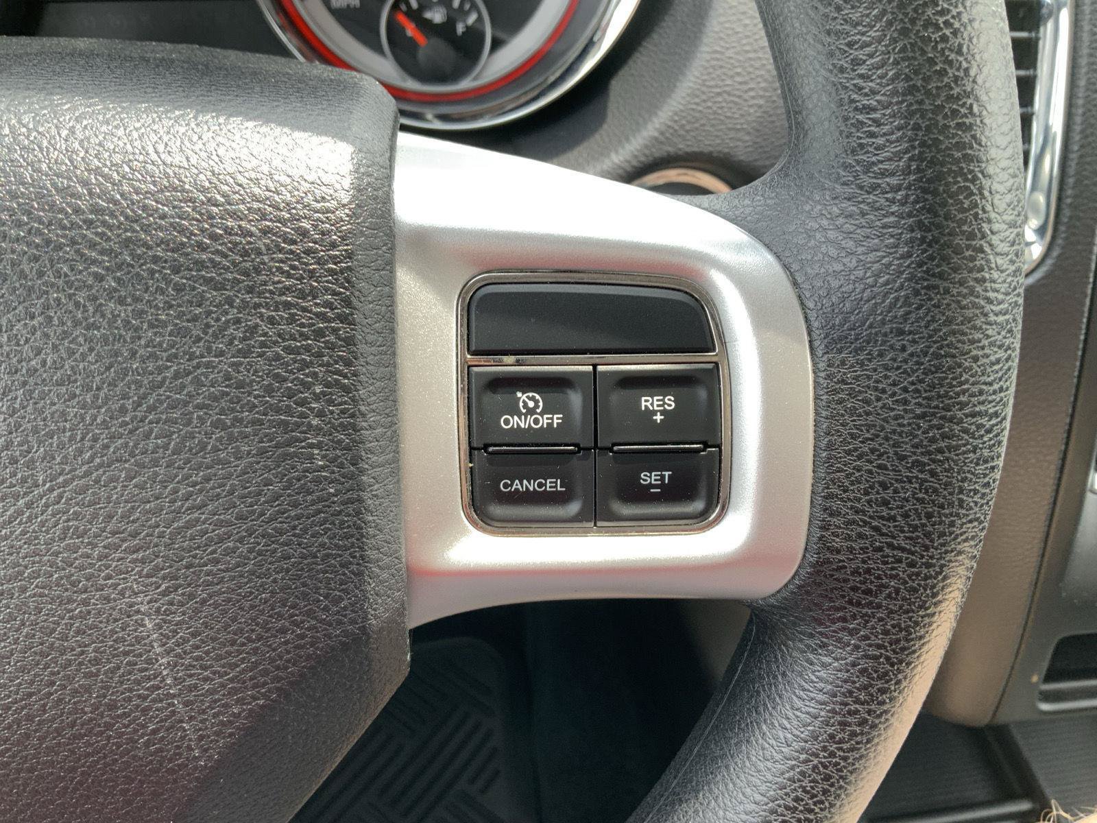 Used 2013 Dodge Durango SXT AWD/4WD image 25