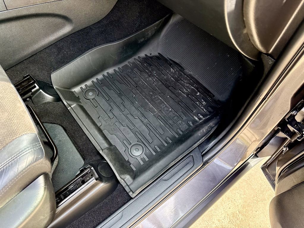 Used 2020 Jeep Grand Cherokee Laredo w/ Quick Order Package 2BN North image 20