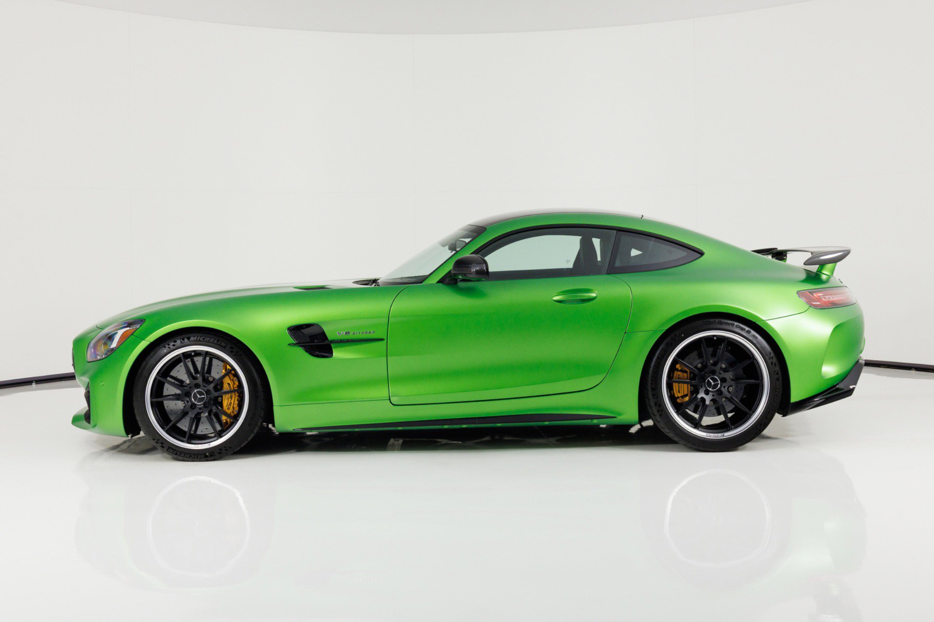 Used 2018 Mercedes-Benz AMG GT R image 6