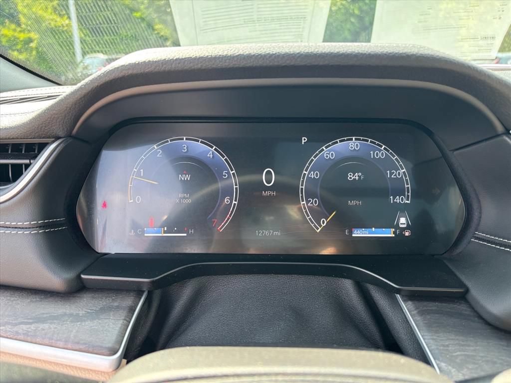 Used 2025 Jeep Grand Cherokee L Limited AWD/4WD image 7