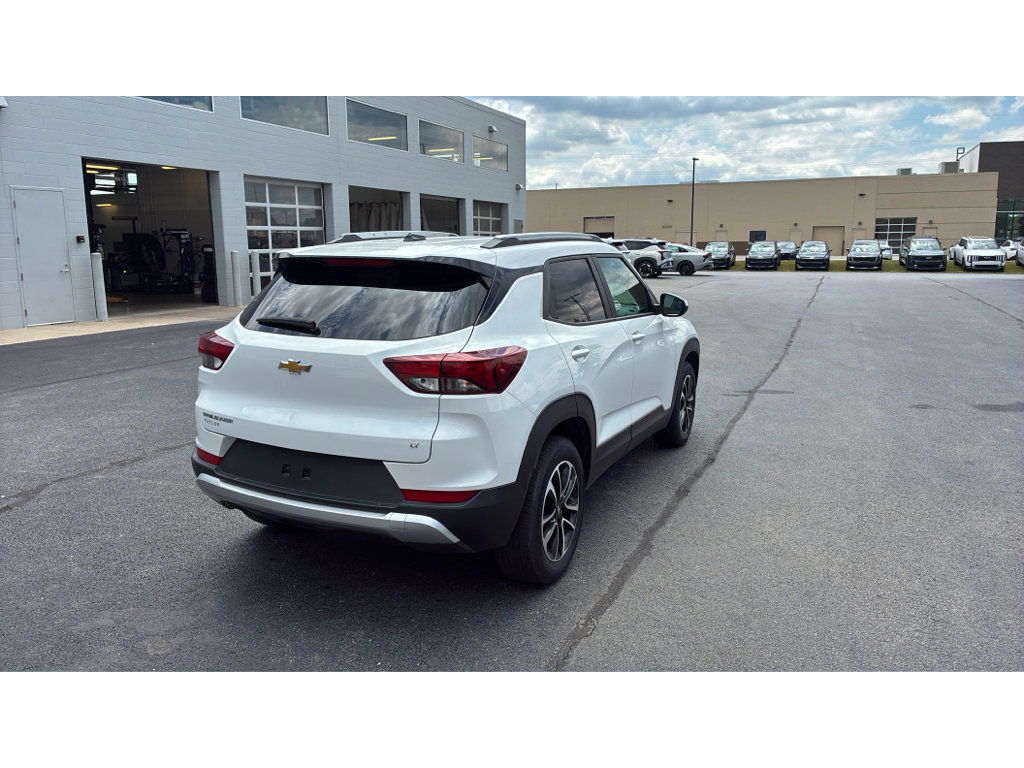 Used 2025 Chevrolet TrailBlazer LT FWD image 6